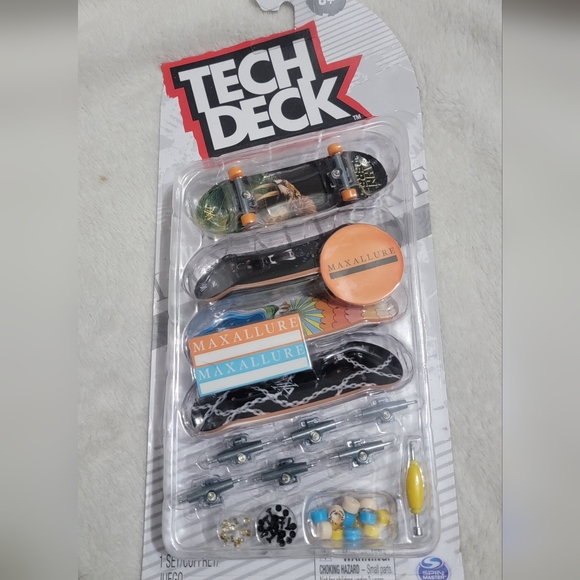 Tech Deck Ultra DLX 4-Pack Maxallure Skateboards - Picture 2 of 5